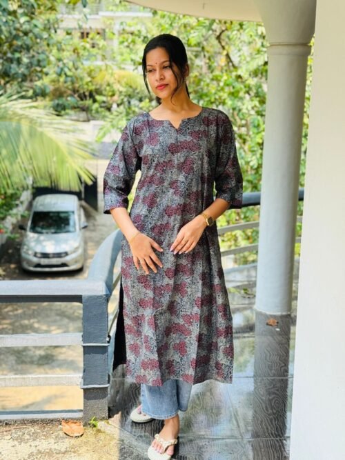 Feeding Kurthi