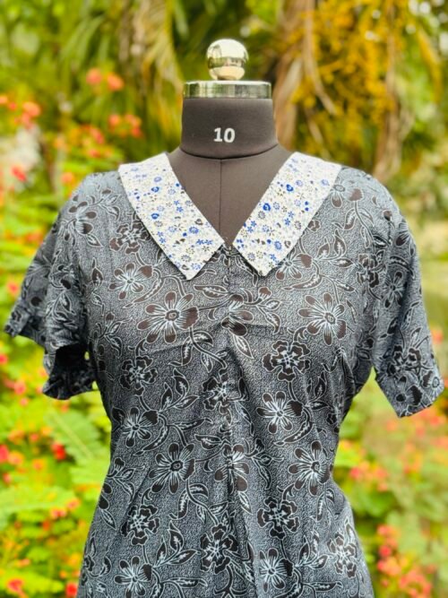 Peterpan collar feedinggown