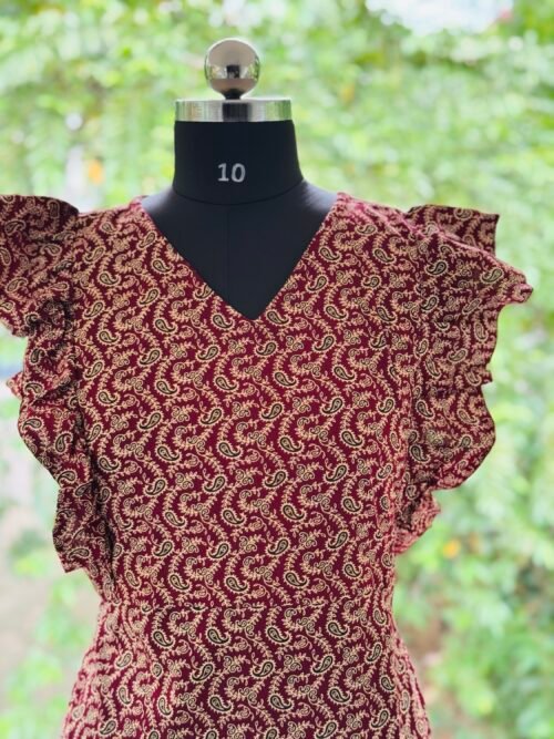 Non feeding rufflesleeve frock