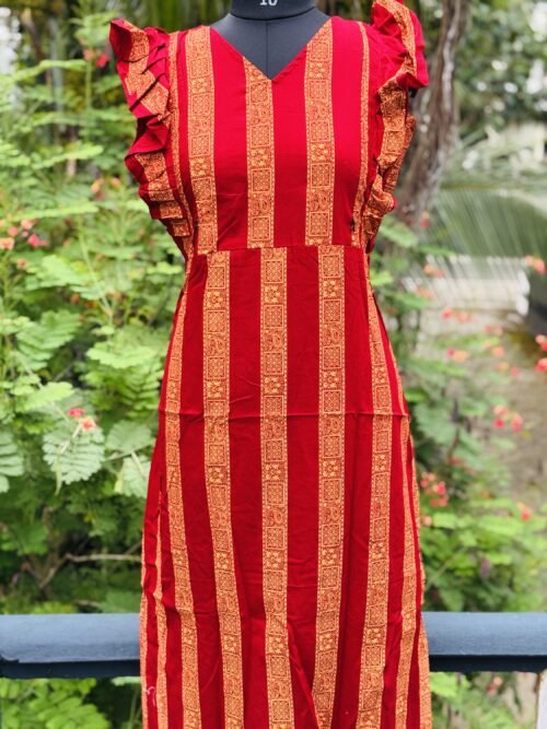 Rufflesleeve feedinggown