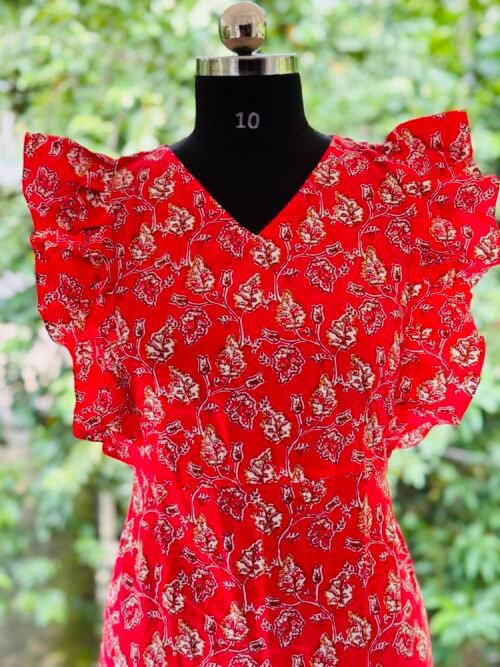 Non feeding rufflesleeve frock