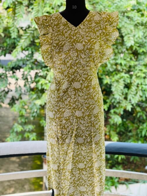 Non feeding rufflesleeve frock
