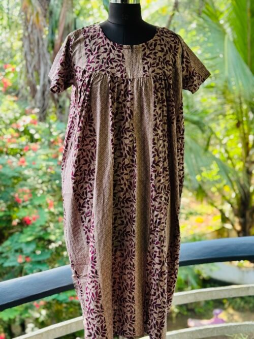Night frockwith sleeves