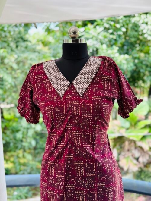 Peterpan collar feedingfrock