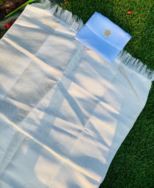 Travel friendly prayermat