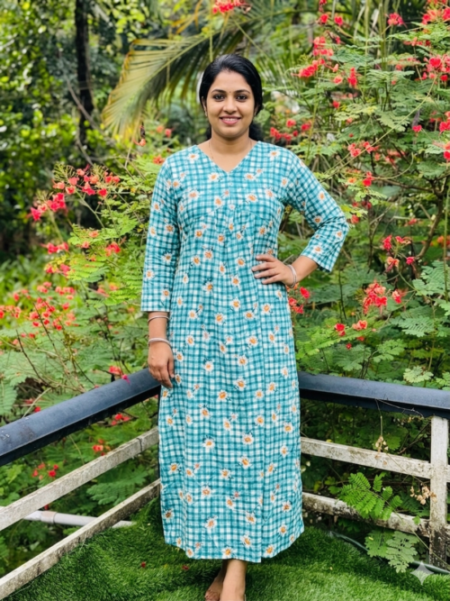 Full length aliacutfeedingfrock